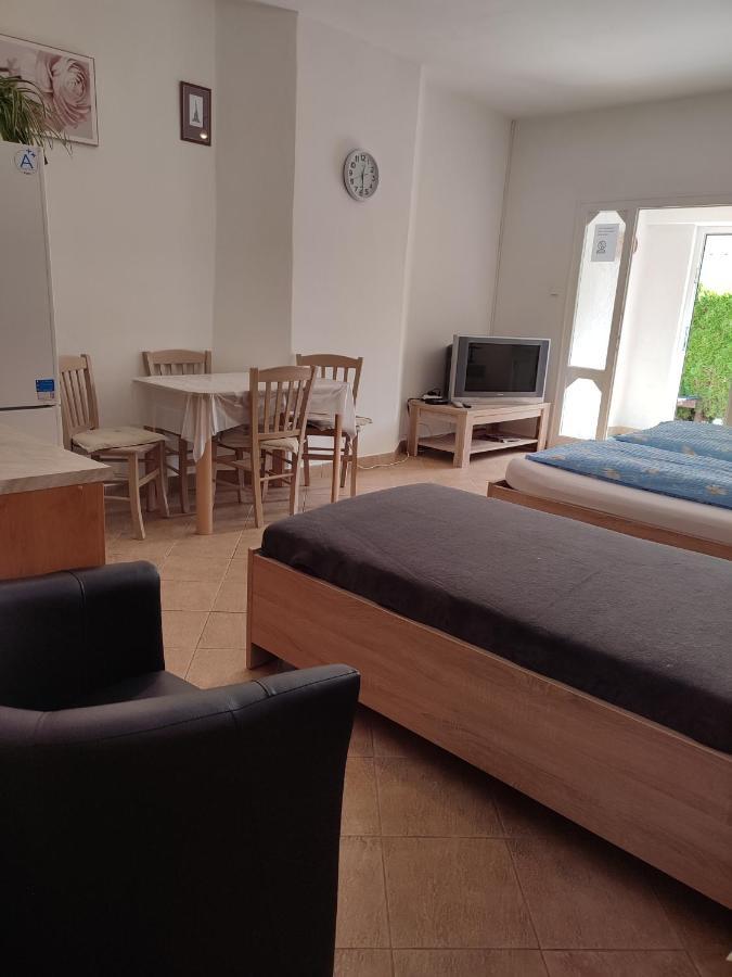 Apartamento Pension Dana Karaskova Kutná Hora Exterior foto