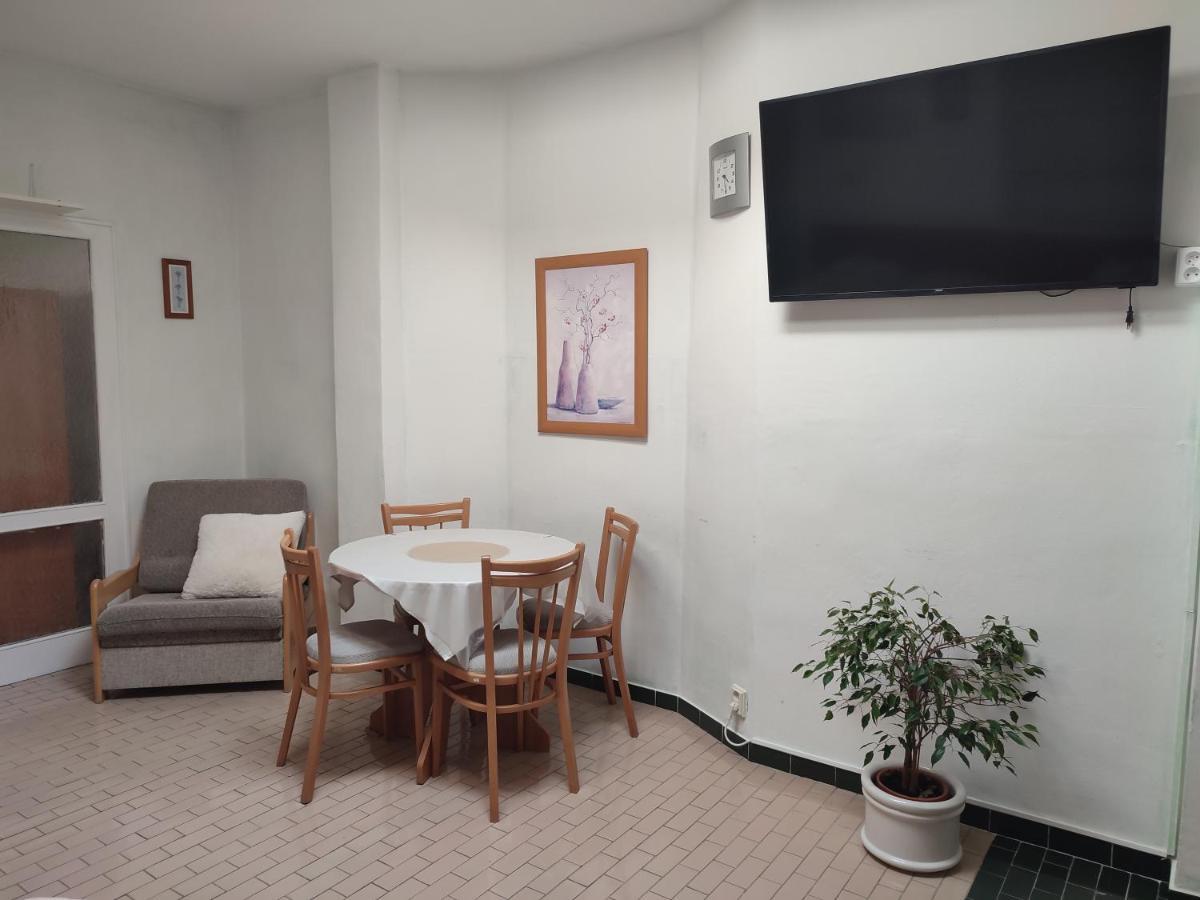 Apartamento Pension Dana Karaskova Kutná Hora Exterior foto