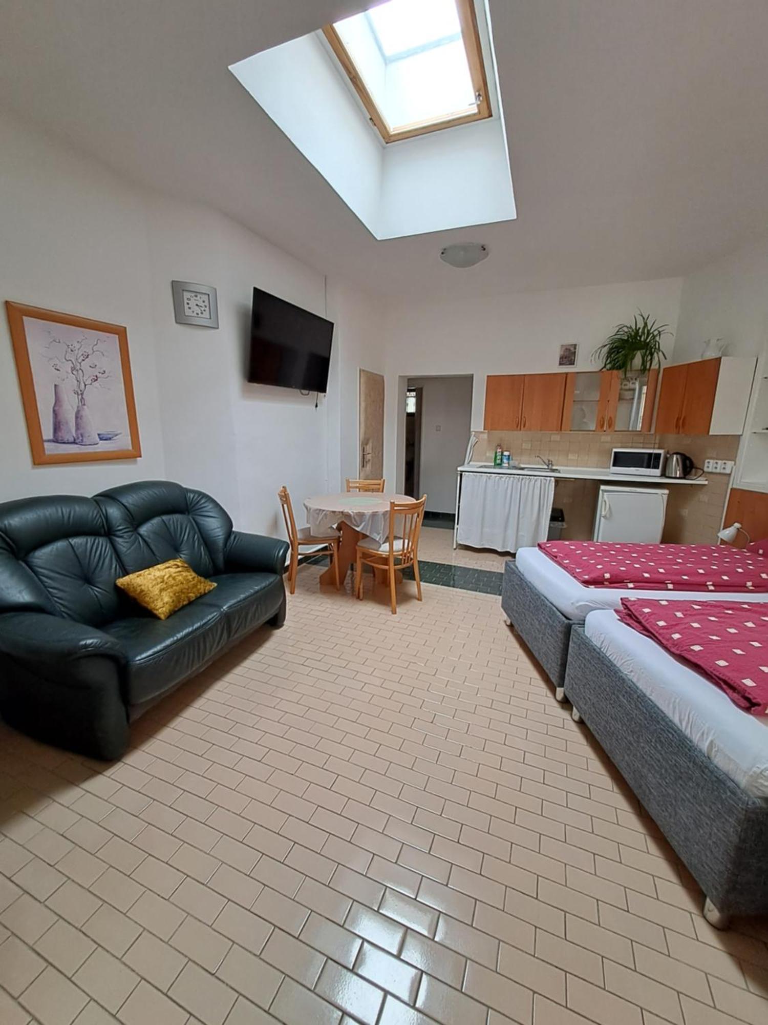Apartamento Pension Dana Karaskova Kutná Hora Habitación foto